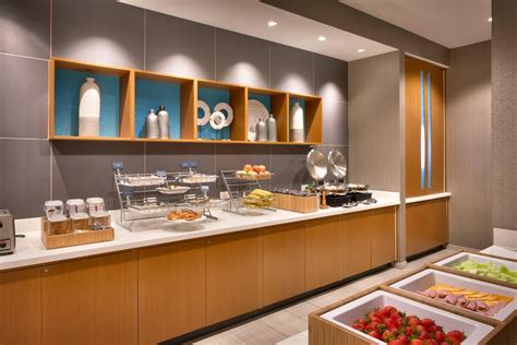 Springhill Suites Coralville Breakfast Pictures & Reviews (IA).